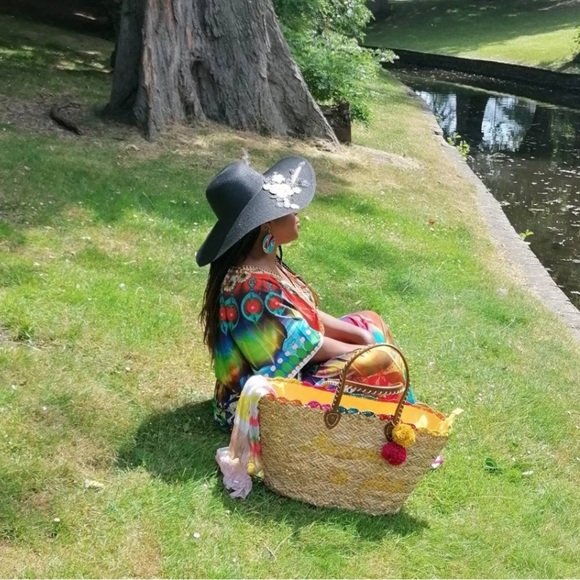 Floppy hat embellished with butterflies patches - Picture 5 of 5